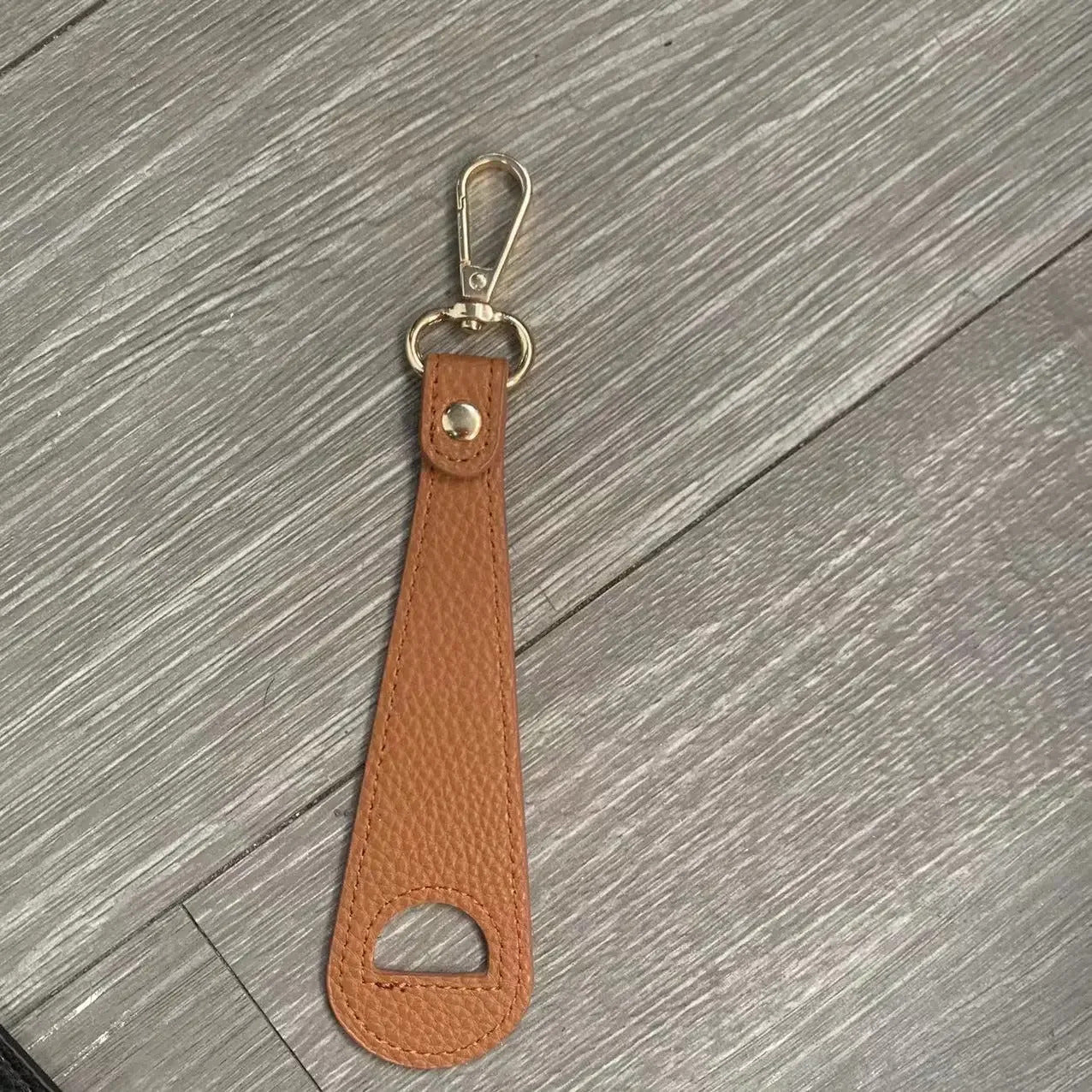 20pcs Travel Hat Clip Leather Simple Golf Baseball Hat Clip Summer Hat Strap Towel Glove Storage Wallet Buckle Hands-free Latch Clip