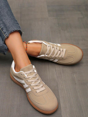 Women's Fashionable Patchwork Lace Up Low Top Casual Flat Sneakers , Casual Comfortable Sports Walking Shoes for Daily Wear, GAT Female All-match Round Toe Casual Shoes for Women & Girls
