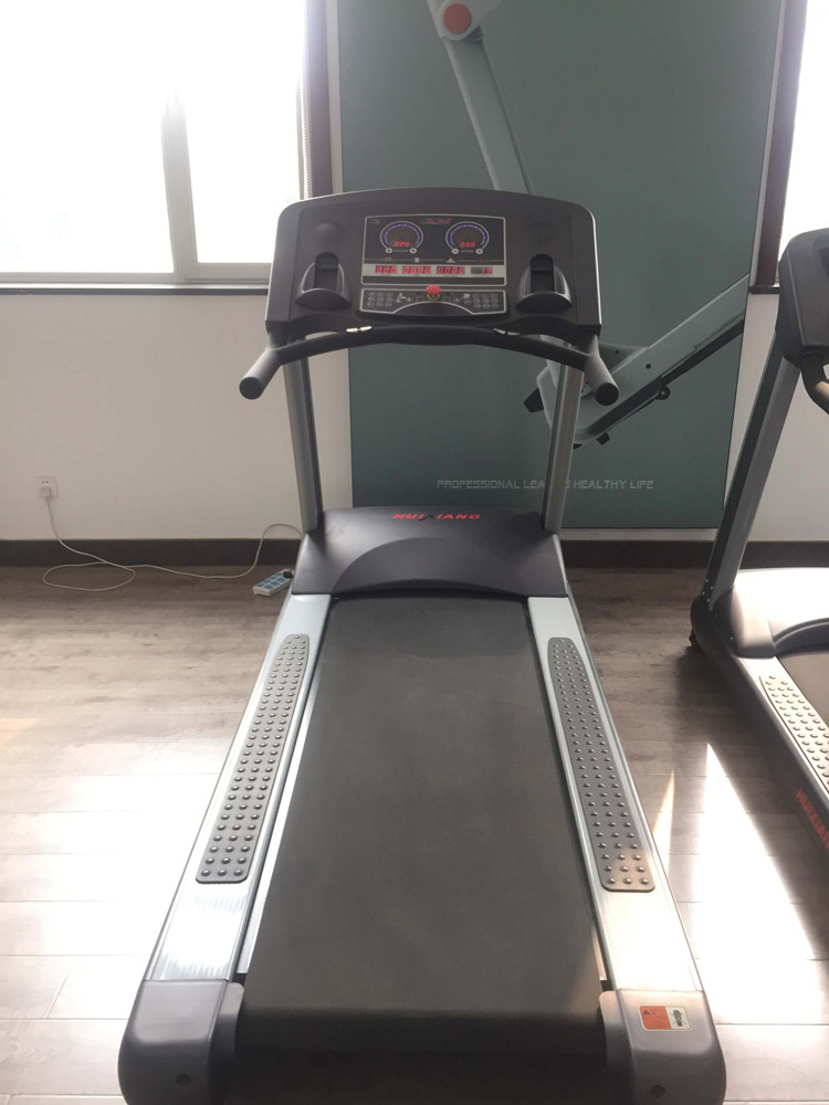 uv80405 1 Motorized treadmill - UnivFitness